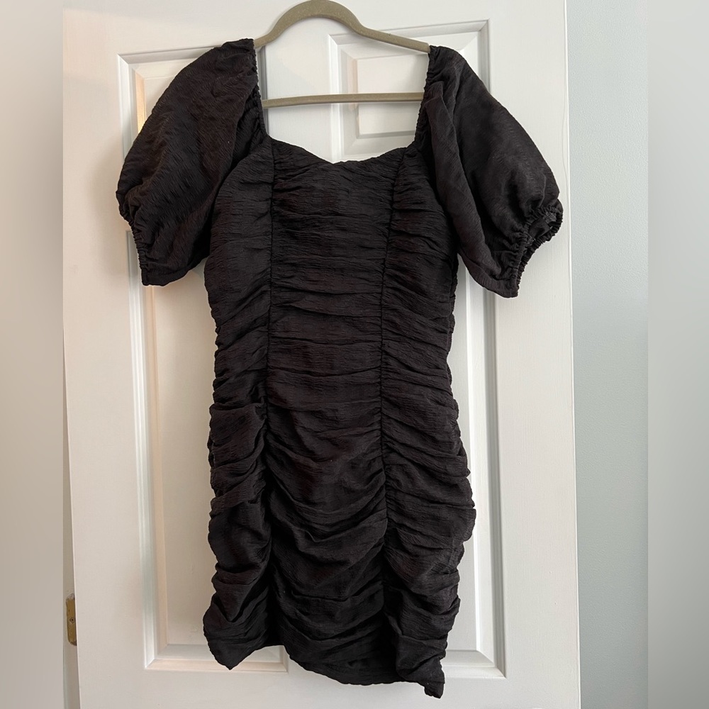 Little black dress, puff sleeve